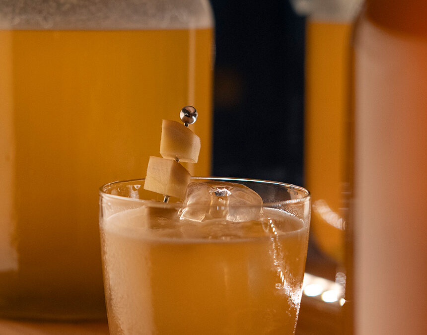 La alquimia del Penicilin: el encanto de la miel lavallina en un cocktail